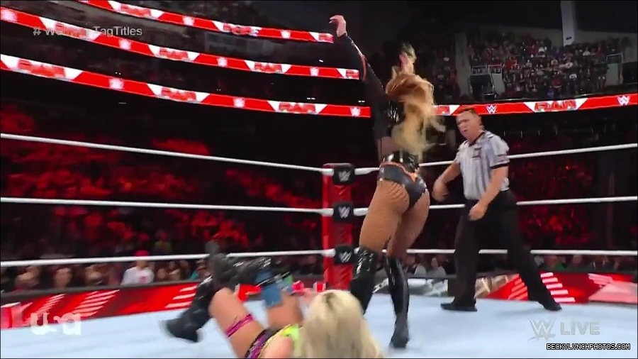 WWE_Monday_Night_Raw_2023_04_10_720p_HDTV_x264-NWCHD_mp4_002810495.jpg