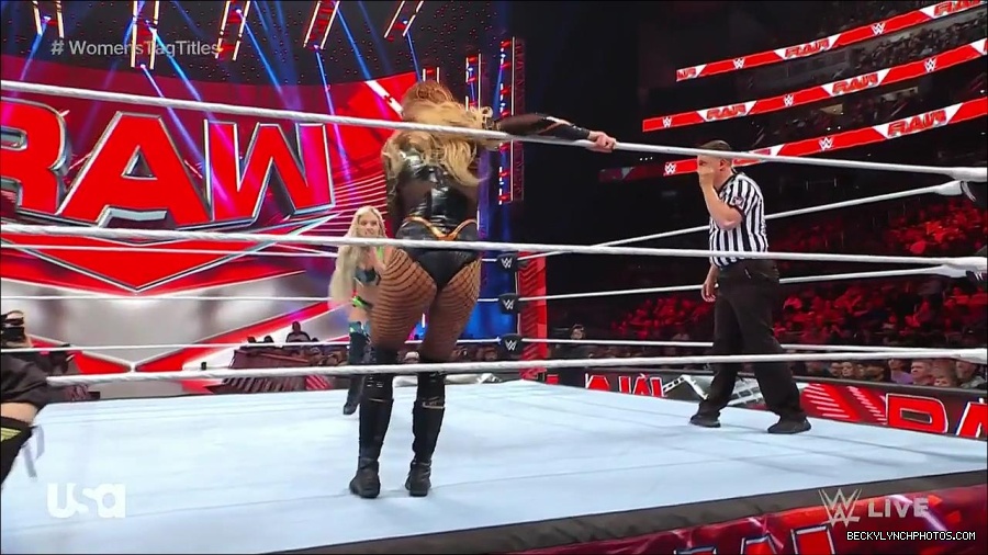 WWE_Monday_Night_Raw_2023_04_10_720p_HDTV_x264-NWCHD_mp4_002812497.jpg