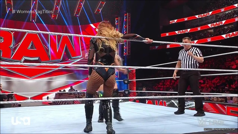 WWE_Monday_Night_Raw_2023_04_10_720p_HDTV_x264-NWCHD_mp4_002813298.jpg