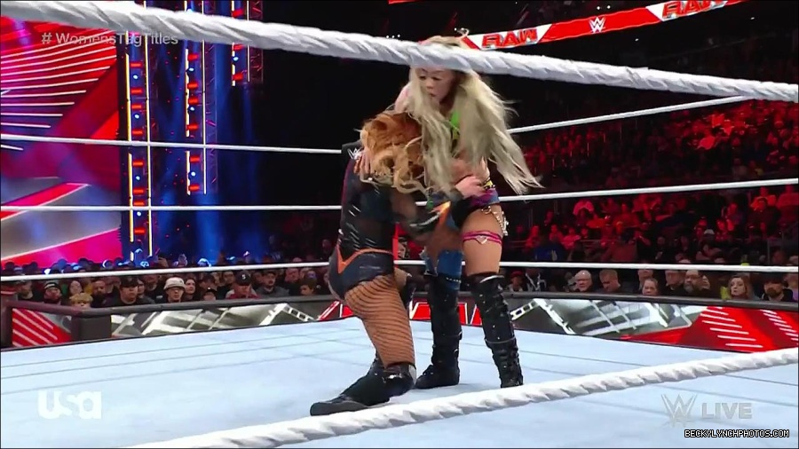 WWE_Monday_Night_Raw_2023_04_10_720p_HDTV_x264-NWCHD_mp4_002817302.jpg