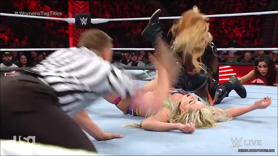 WWE_Monday_Night_Raw_2023_04_10_720p_HDTV_x264-NWCHD_mp4_002822106.jpg