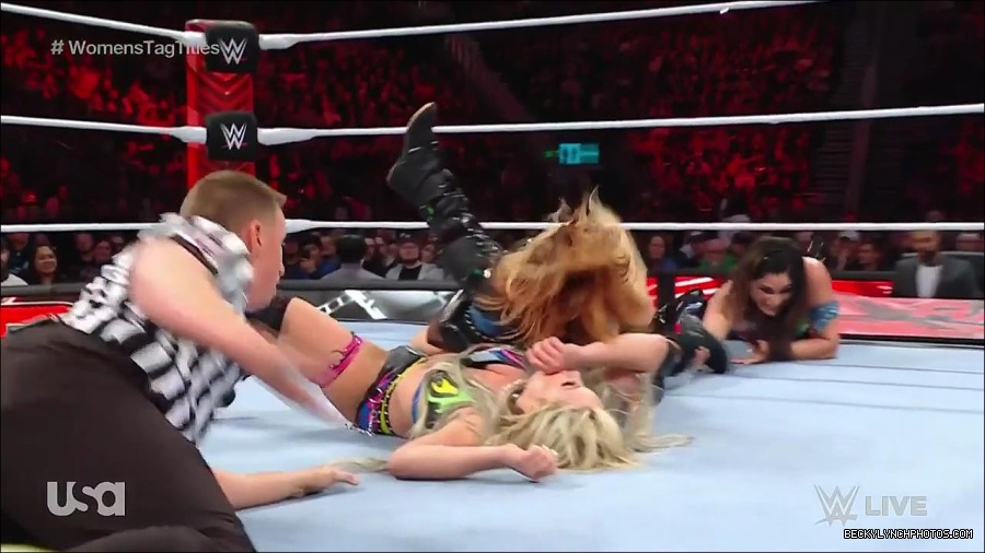 WWE_Monday_Night_Raw_2023_04_10_720p_HDTV_x264-NWCHD_mp4_002823308.jpg