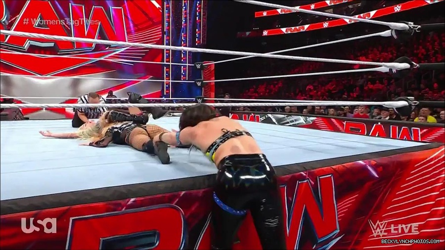 WWE_Monday_Night_Raw_2023_04_10_720p_HDTV_x264-NWCHD_mp4_002824108.jpg