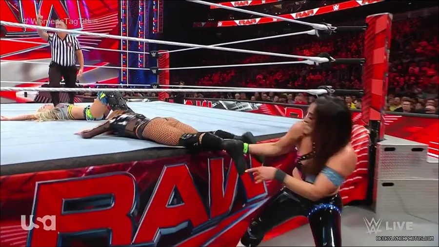 WWE_Monday_Night_Raw_2023_04_10_720p_HDTV_x264-NWCHD_mp4_002825710.jpg