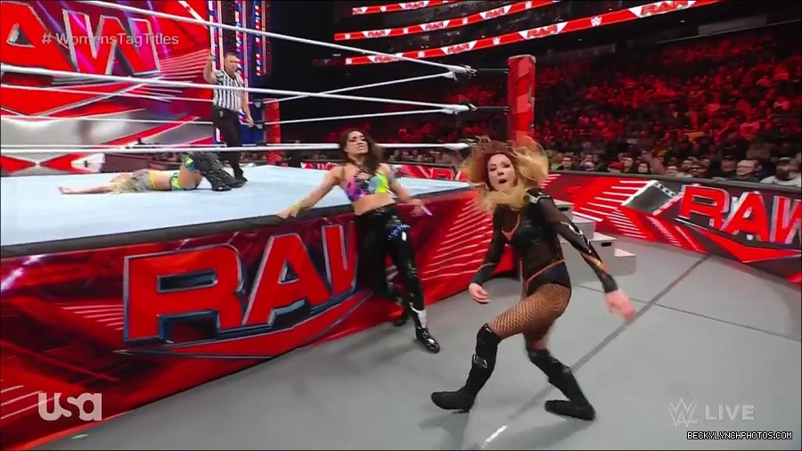 WWE_Monday_Night_Raw_2023_04_10_720p_HDTV_x264-NWCHD_mp4_002826911.jpg