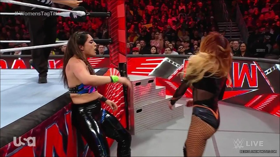 WWE_Monday_Night_Raw_2023_04_10_720p_HDTV_x264-NWCHD_mp4_002829714.jpg