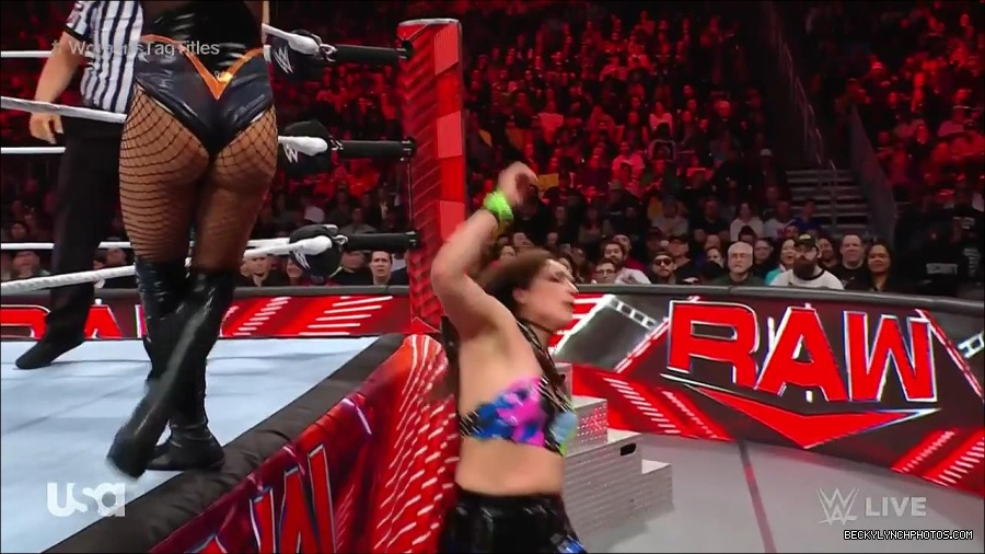 WWE_Monday_Night_Raw_2023_04_10_720p_HDTV_x264-NWCHD_mp4_002834118.jpg