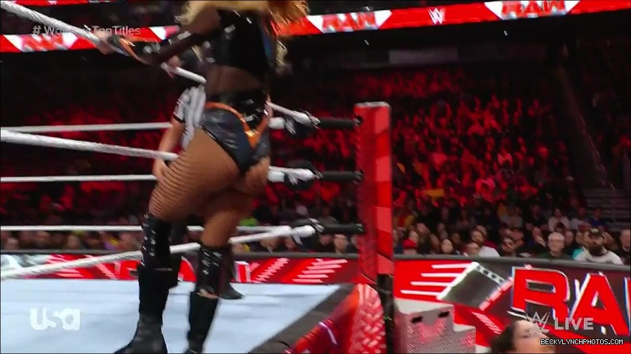 WWE_Monday_Night_Raw_2023_04_10_720p_HDTV_x264-NWCHD_mp4_002834519.jpg