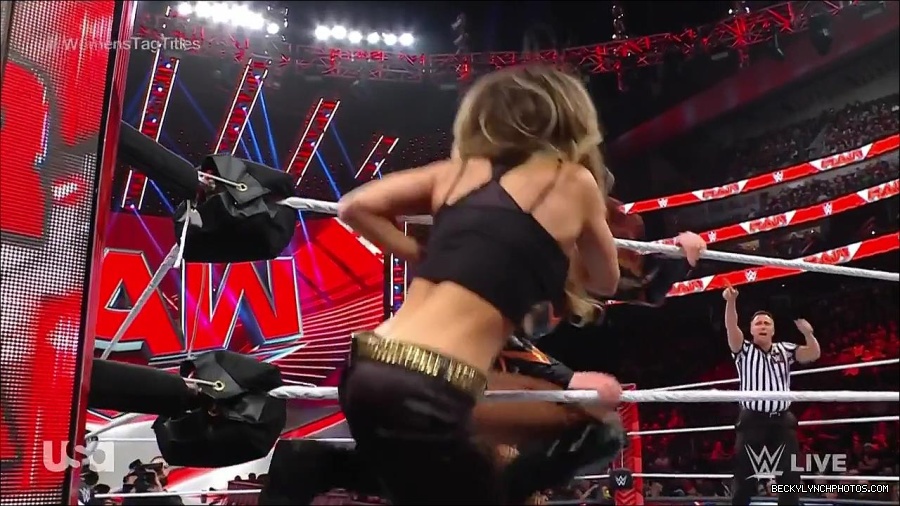 WWE_Monday_Night_Raw_2023_04_10_720p_HDTV_x264-NWCHD_mp4_002838122.jpg