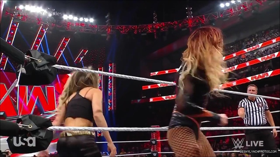 WWE_Monday_Night_Raw_2023_04_10_720p_HDTV_x264-NWCHD_mp4_002840124.jpg