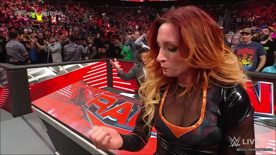 WWE_Monday_Night_Raw_2023_04_10_720p_HDTV_x264-NWCHD_mp4_002875760.jpg