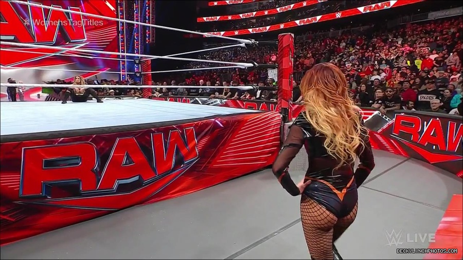 WWE_Monday_Night_Raw_2023_04_10_720p_HDTV_x264-NWCHD_mp4_002908593.jpg