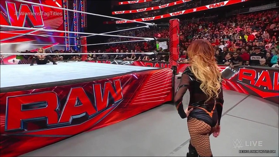 WWE_Monday_Night_Raw_2023_04_10_720p_HDTV_x264-NWCHD_mp4_002908993.jpg