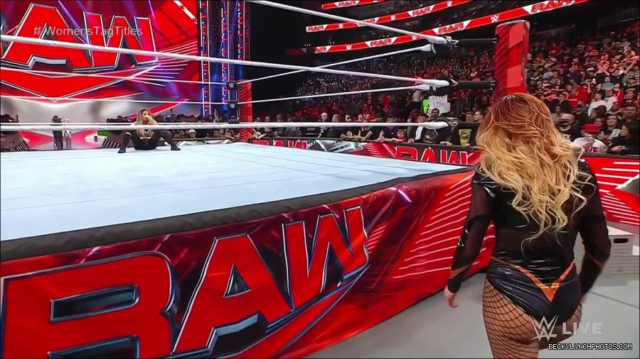 WWE_Monday_Night_Raw_2023_04_10_720p_HDTV_x264-NWCHD_mp4_002910194.jpg