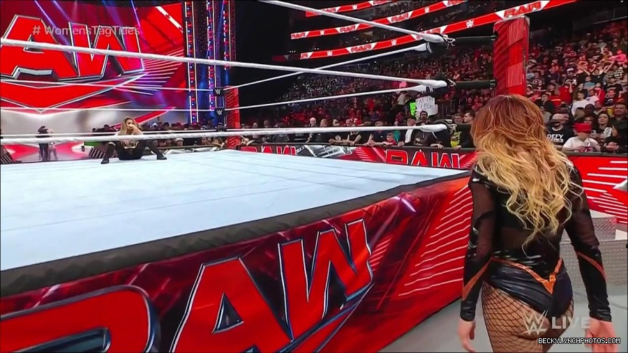 WWE_Monday_Night_Raw_2023_04_10_720p_HDTV_x264-NWCHD_mp4_002910595.jpg