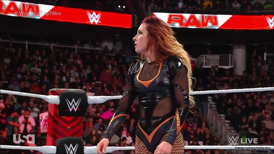 WWE_Monday_Night_Raw_2023_04_10_720p_HDTV_x264-NWCHD_mp4_002922206.jpg