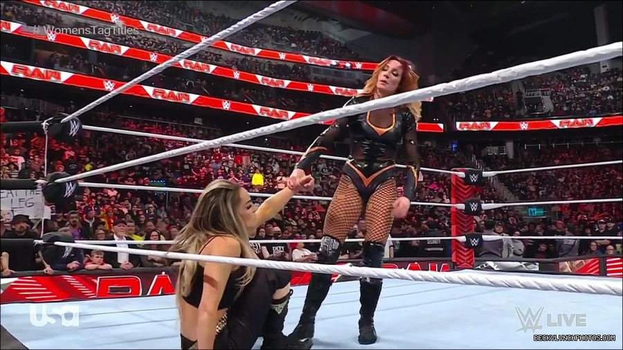 WWE_Monday_Night_Raw_2023_04_10_720p_HDTV_x264-NWCHD_mp4_002930214.jpg