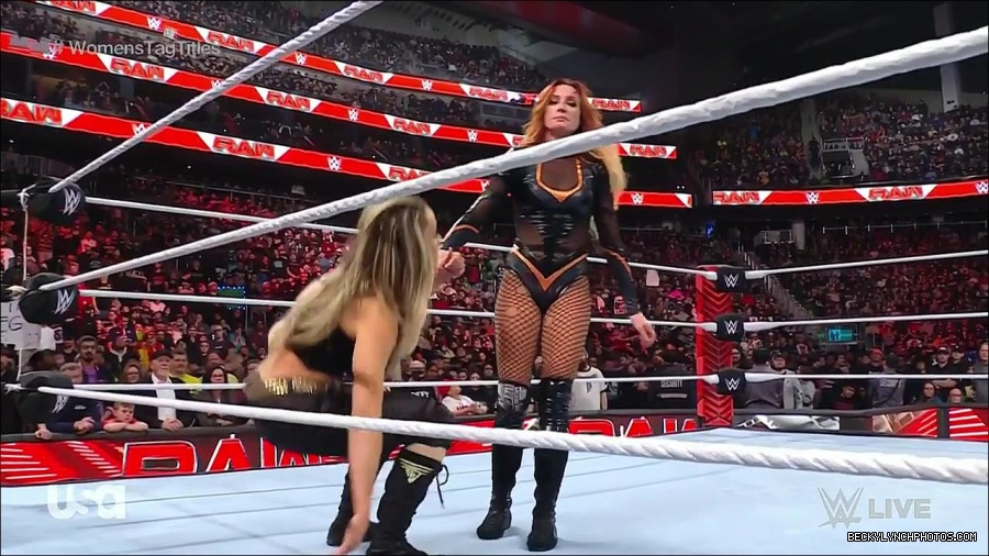 WWE_Monday_Night_Raw_2023_04_10_720p_HDTV_x264-NWCHD_mp4_002930615.jpg