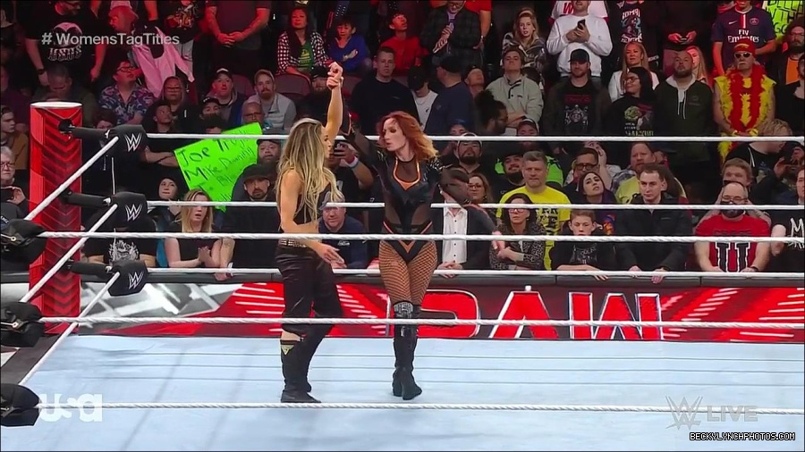 WWE_Monday_Night_Raw_2023_04_10_720p_HDTV_x264-NWCHD_mp4_002932216.jpg