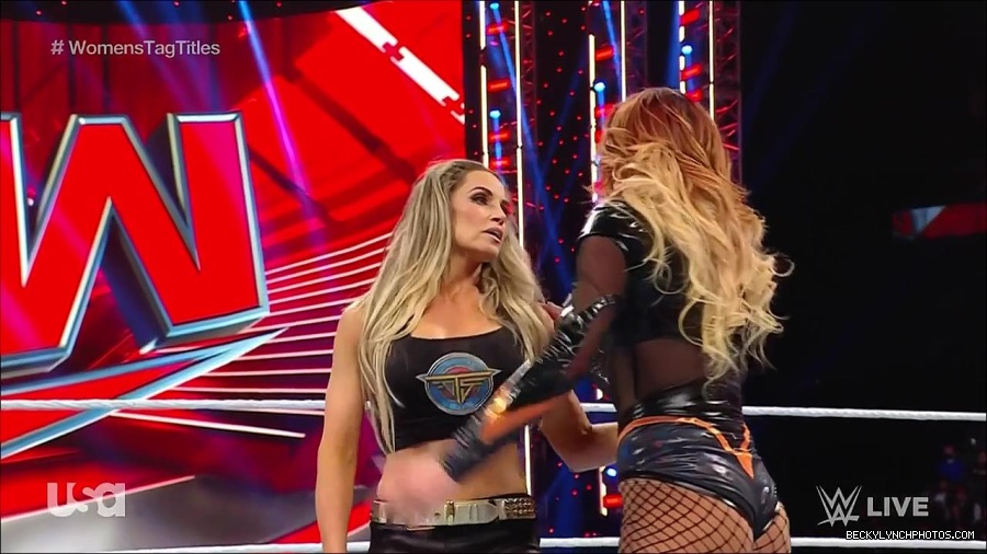 WWE_Monday_Night_Raw_2023_04_10_720p_HDTV_x264-NWCHD_mp4_002944629.jpg