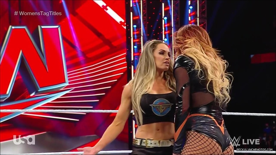 WWE_Monday_Night_Raw_2023_04_10_720p_HDTV_x264-NWCHD_mp4_002945430.jpg