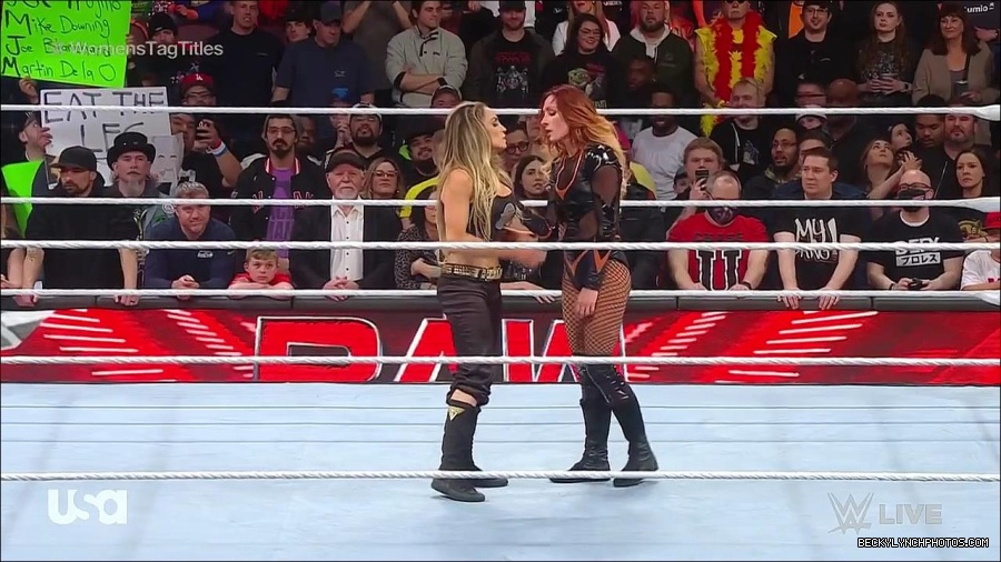 WWE_Monday_Night_Raw_2023_04_10_720p_HDTV_x264-NWCHD_mp4_002947432.jpg
