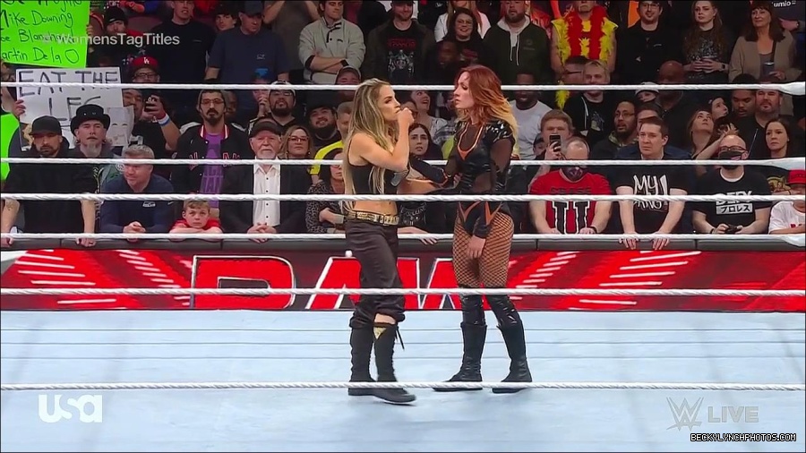 WWE_Monday_Night_Raw_2023_04_10_720p_HDTV_x264-NWCHD_mp4_002947832.jpg