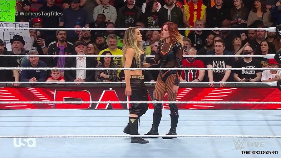 WWE_Monday_Night_Raw_2023_04_10_720p_HDTV_x264-NWCHD_mp4_002948633.jpg