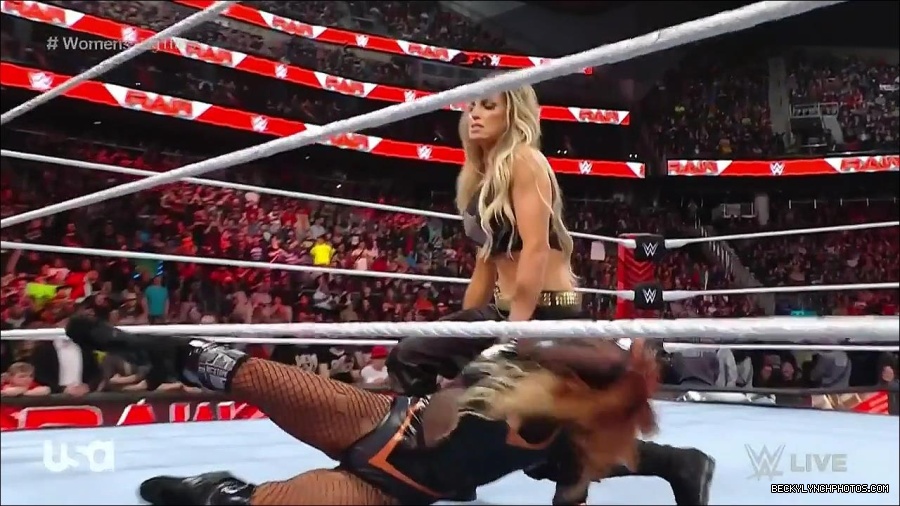 WWE_Monday_Night_Raw_2023_04_10_720p_HDTV_x264-NWCHD_mp4_002960645.jpg