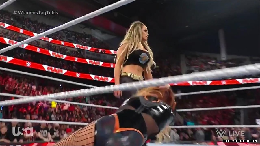 WWE_Monday_Night_Raw_2023_04_10_720p_HDTV_x264-NWCHD_mp4_002961846.jpg
