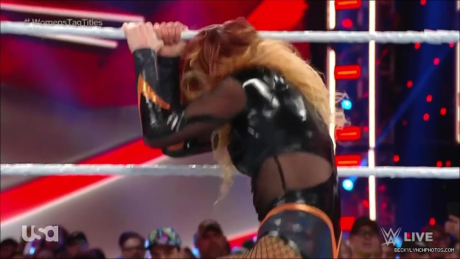 WWE_Monday_Night_Raw_2023_04_10_720p_HDTV_x264-NWCHD_mp4_002971055.jpg