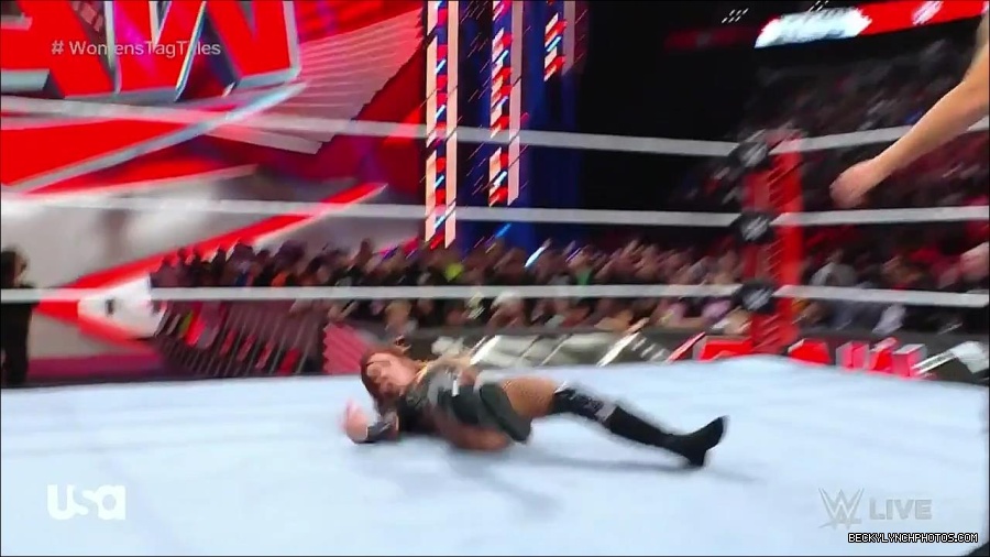 WWE_Monday_Night_Raw_2023_04_10_720p_HDTV_x264-NWCHD_mp4_002976260.jpg