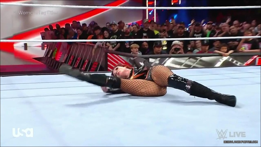 WWE_Monday_Night_Raw_2023_04_10_720p_HDTV_x264-NWCHD_mp4_002976661.jpg