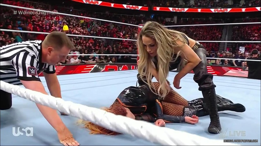 WWE_Monday_Night_Raw_2023_04_10_720p_HDTV_x264-NWCHD_mp4_002987071.jpg