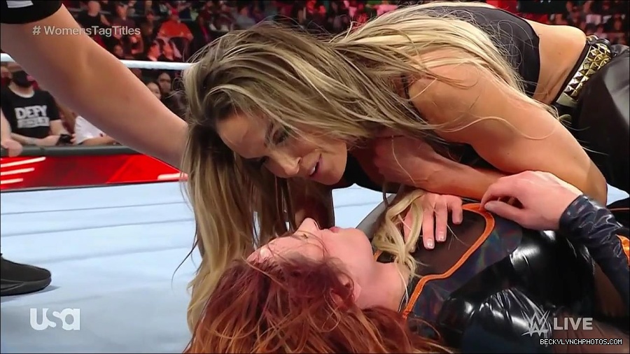 WWE_Monday_Night_Raw_2023_04_10_720p_HDTV_x264-NWCHD_mp4_002991876.jpg