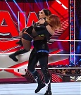 WWE_Monday_Night_Raw_2023_04_10_720p_HDTV_x264-NWCHD_mp4_002152938.jpg