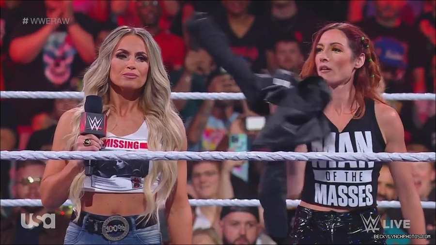 WWE_Monday_Night_Raw_2023_05_08_720p_HDTV_x264-NWCHD_mp4_005370919.jpg