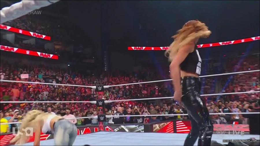 WWE_Monday_Night_Raw_2023_05_08_720p_HDTV_x264-NWCHD_mp4_005384533.jpg