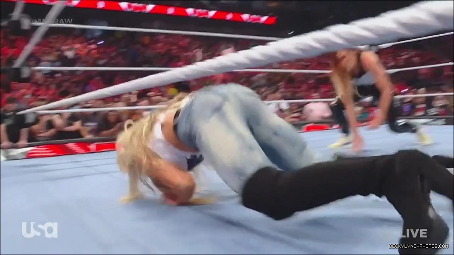 WWE_Monday_Night_Raw_2023_05_08_720p_HDTV_x264-NWCHD_mp4_005390939.jpg