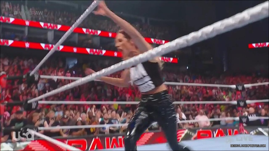 WWE_Monday_Night_Raw_2023_05_08_720p_HDTV_x264-NWCHD_mp4_005392141.jpg
