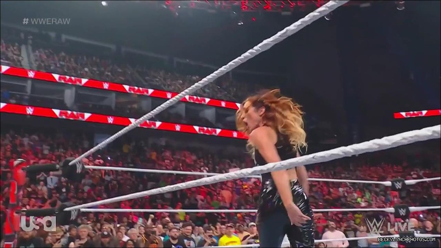 WWE_Monday_Night_Raw_2023_05_08_720p_HDTV_x264-NWCHD_mp4_005393342.jpg
