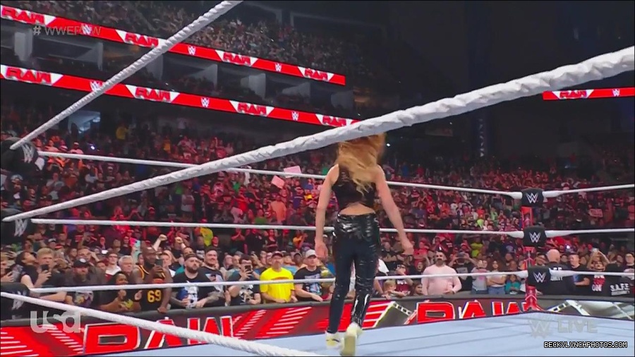 WWE_Monday_Night_Raw_2023_05_08_720p_HDTV_x264-NWCHD_mp4_005394543.jpg