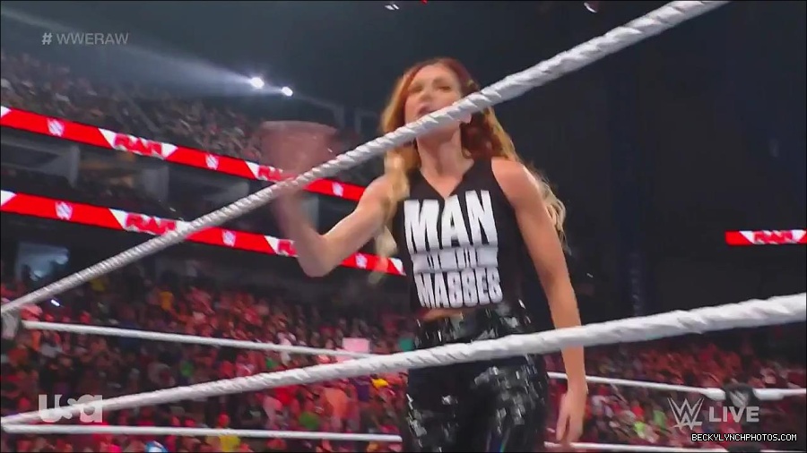 WWE_Monday_Night_Raw_2023_05_08_720p_HDTV_x264-NWCHD_mp4_005399348.jpg