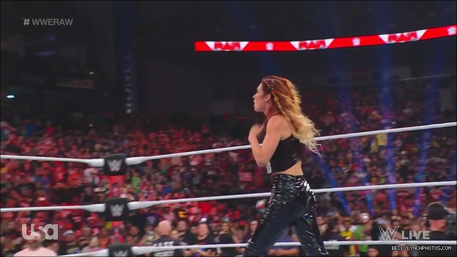 WWE_Monday_Night_Raw_2023_05_08_720p_HDTV_x264-NWCHD_mp4_005403352.jpg