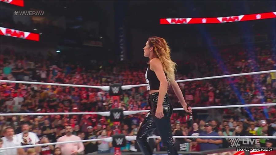 WWE_Monday_Night_Raw_2023_05_08_720p_HDTV_x264-NWCHD_mp4_005403752.jpg