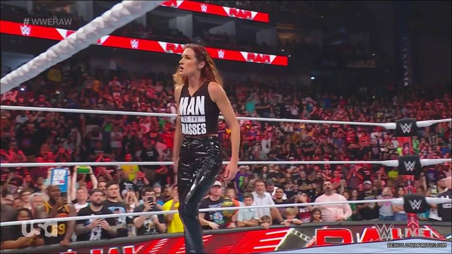WWE_Monday_Night_Raw_2023_05_08_720p_HDTV_x264-NWCHD_mp4_005405354.jpg