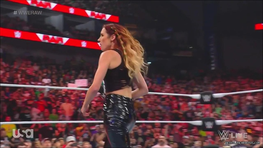 WWE_Monday_Night_Raw_2023_05_08_720p_HDTV_x264-NWCHD_mp4_005408957.jpg
