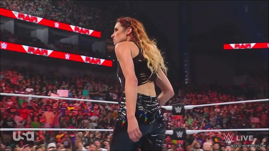 WWE_Monday_Night_Raw_2023_05_08_720p_HDTV_x264-NWCHD_mp4_005411760.jpg