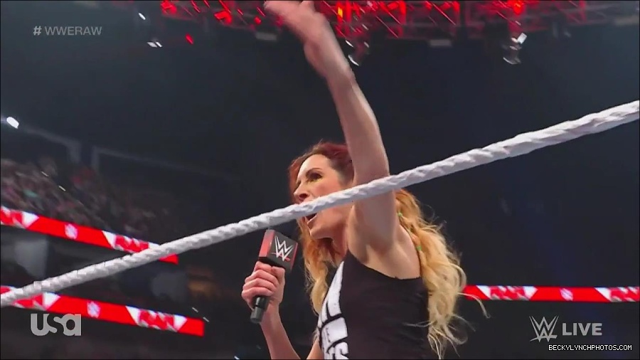 WWE_Monday_Night_Raw_2023_05_08_720p_HDTV_x264-NWCHD_mp4_005416965.jpg