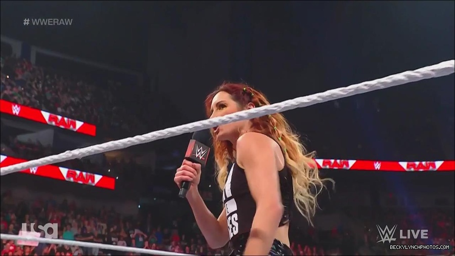 WWE_Monday_Night_Raw_2023_05_08_720p_HDTV_x264-NWCHD_mp4_005417366.jpg